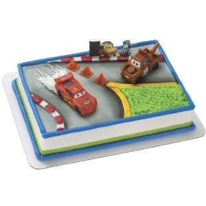  Disney Pixar Cars 2 World Grand Prix Cake Decorating Kit 
