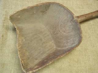 RARE Vintage Hand Carved Wooden Scoop Shovel > Antique  