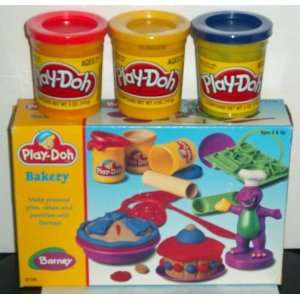  Barney Bakery Play Doh Set (1997): Toys & Games