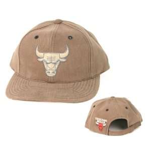  Chicago Bulls Earthtone Adjustable Baseball Hat: Sports 
