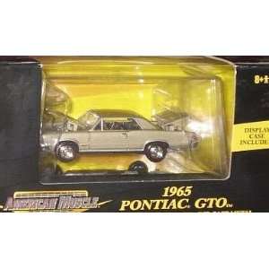  Ertl 1/64 1965 Pontiac GTO w/Display Case: Toys & Games