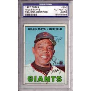  Willie Mays Autographed 1967 Topps Card PSA/DNA Slabbed 