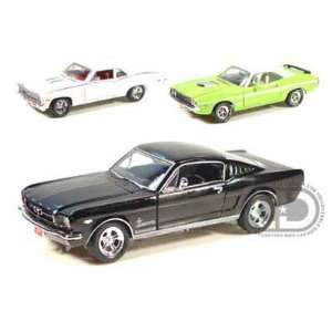  1965 Ford Mustang Fastback 1/24 Black: Toys & Games