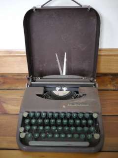   40s Smith Corona Skyriter Portable Metal Manual Typewriter w/ Case USA