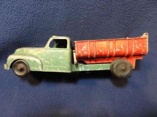 Nice 1940s ca Hubley Kiddie Toy #2 Dump Truck. Soring release dump 