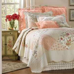  Peach Larissa Quilt   Twin