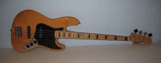 AWESOME FENDER SQUIRE JAZZ BASS GUITAR 4 STRING HARDLY USED !  