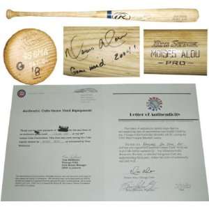  Moises Alou Chicago Cubs Autographed Game Used 2004 