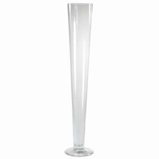 This beautiful glass vase is simple, streamlined and and is perfect 