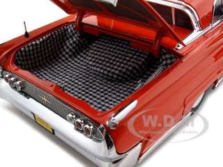 1958 LINCOLN CONTINENTAL MK III RED 1:18 PLATINUM ED.  