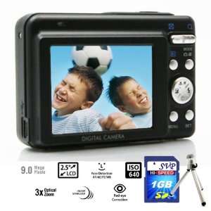   Helper bundle with 1GB SD Memory Card and Tripod