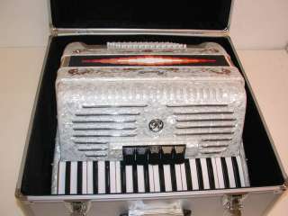 Rossetti 34 Key x 72 Bass PIANO Accordion, German Reeds, WHITE, Case 