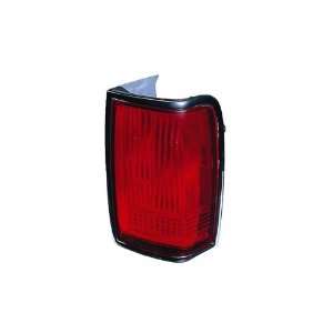  Lincoln Town Car Passenger Side Replacement Tail Light 