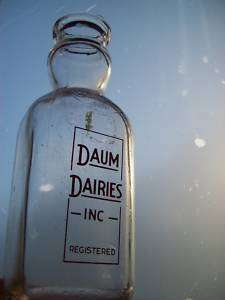 Vintage Milk Bottle SPAS SAVR TOP DAUM DAIRIES 1952  
