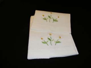 VINTAGE DESIGN PURE LINEN HAND EMBROIDERED GUEST TOWELS PAIR (Q 