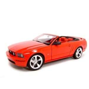  2005 FORD MUSTANG GT RED CONV. 1:18 DIECAST MODEL 