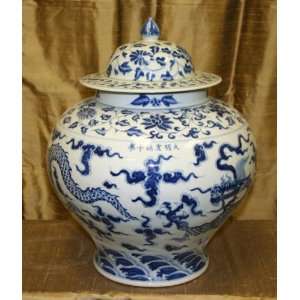  Blue and White Porcelain Vase Covered Jar in Dragon 