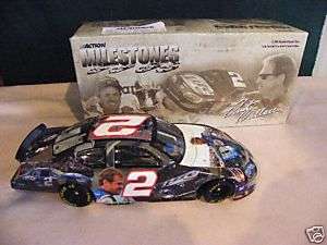 NEW RUSTY WALLACE 124 2005 DODGE CHARGER RACE CAR  