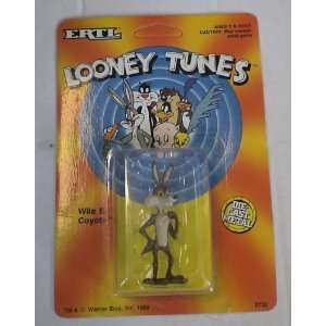    1989 Looney Tunes WILE E COYOTE Die Cast Figure: Toys & Games