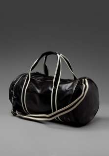 FRED PERRY Large Barrel Bag in Black  