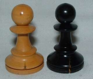  antique boxwood Staunton or Staunton style Chess set with the chess 