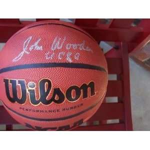 John Wooden Signed F/s Ncaa Basketball Ucla Bruins Hof   Autographed 