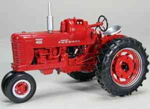 Farmall 400 LP Gas Tractor Narrow Front Farm Toy NEW  
